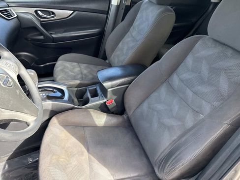 Used 2016 Nissan Rogue SV image 22