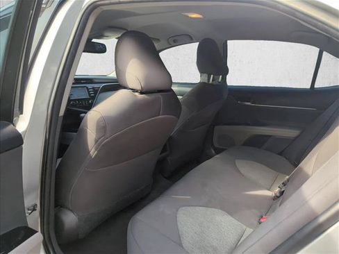 Used 2018 Toyota Camry LE w/ Convenience Package FWD image 17