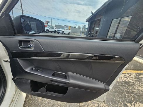 Used 2017 Mitsubishi Lancer ES image 36