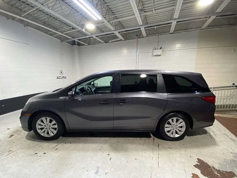 Used 2018 Honda Odyssey LX image 3