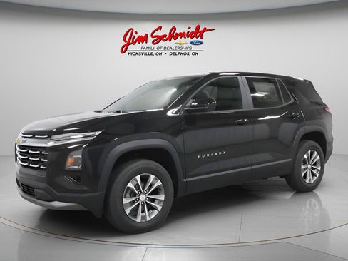 New 2026 Chevrolet Equinox LT w/ Convenience Package II FWD image 2