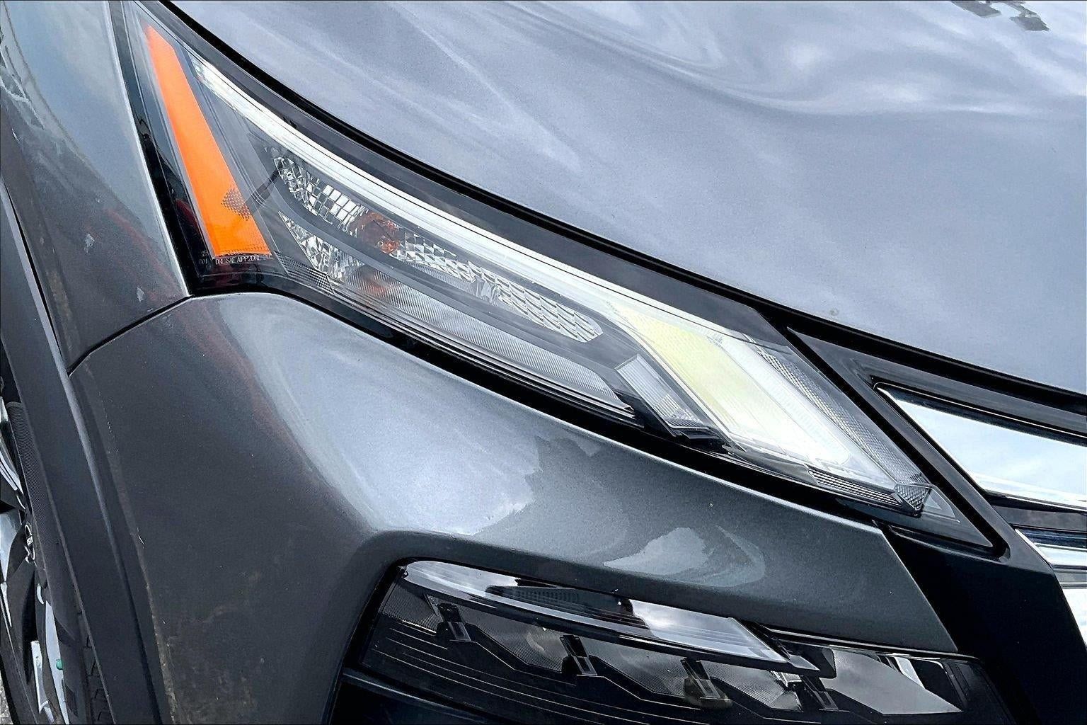 Used 2025 Nissan Rogue SV AWD/4WD image 27