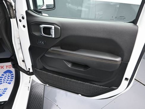 Used 2023 Jeep Gladiator Overland image 36