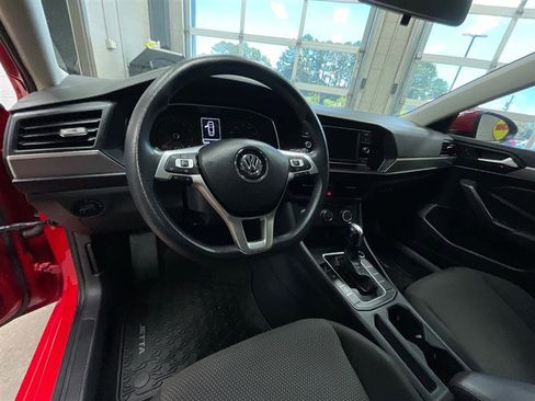 Used 2019 Volkswagen Jetta SE FWD image 13