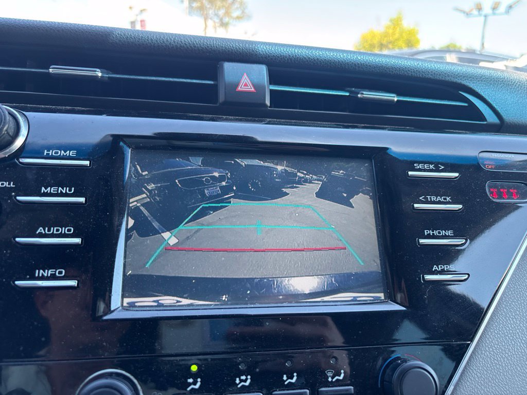 Used 2018 Toyota Camry LE FWD image 21