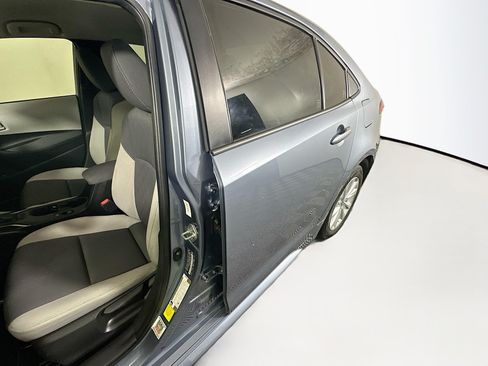 Used 2025 Toyota Corolla LE w/ LE Premium Package FWD image 12