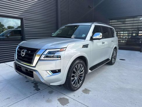 Used 2024 Nissan Armada Platinum w/ Captain's Chairs Package RWD image 1