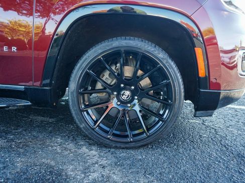 Used 2022 Jeep Wagoneer Series III w/ Convenience Group I image 5