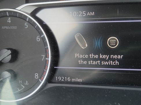 Used 2025 Nissan Pathfinder SV FWD image 9