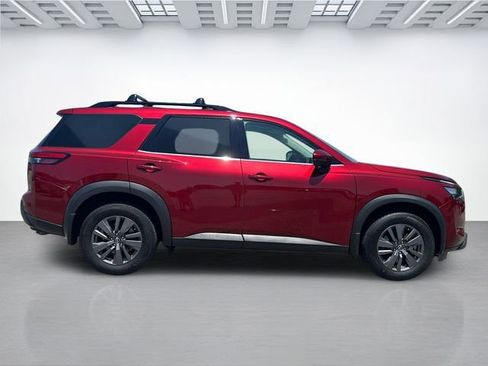 Used 2023 Nissan Pathfinder SV w/ SV Premium Package AWD/4WD image 3