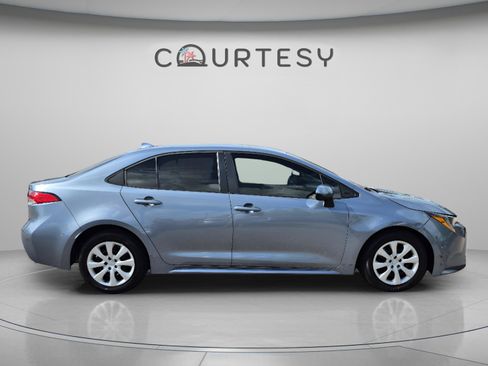 Used 2024 Toyota Corolla LE FWD image 8