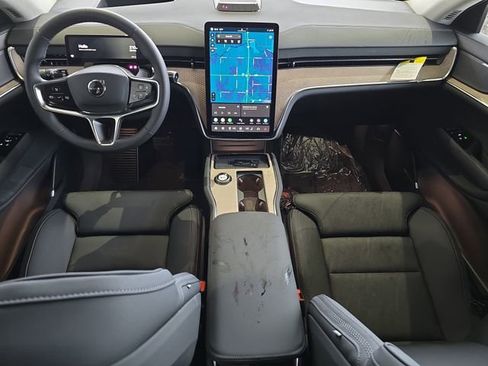 New 2025 Volvo EX90 Plus w/ Protection Package Premier image 29