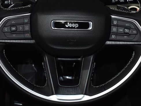 New 2025 Jeep Grand Cherokee L Altitude image 24