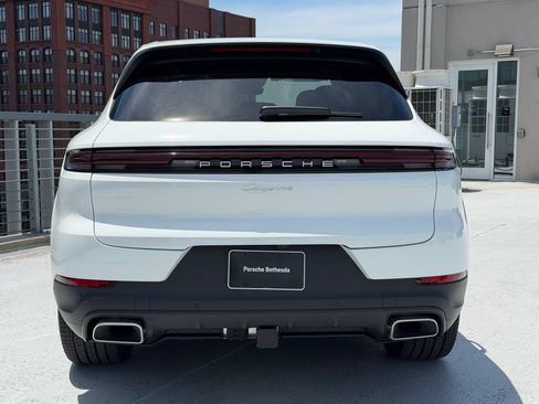 Certified 2026 Porsche Cayenne AWD/4WD image 11