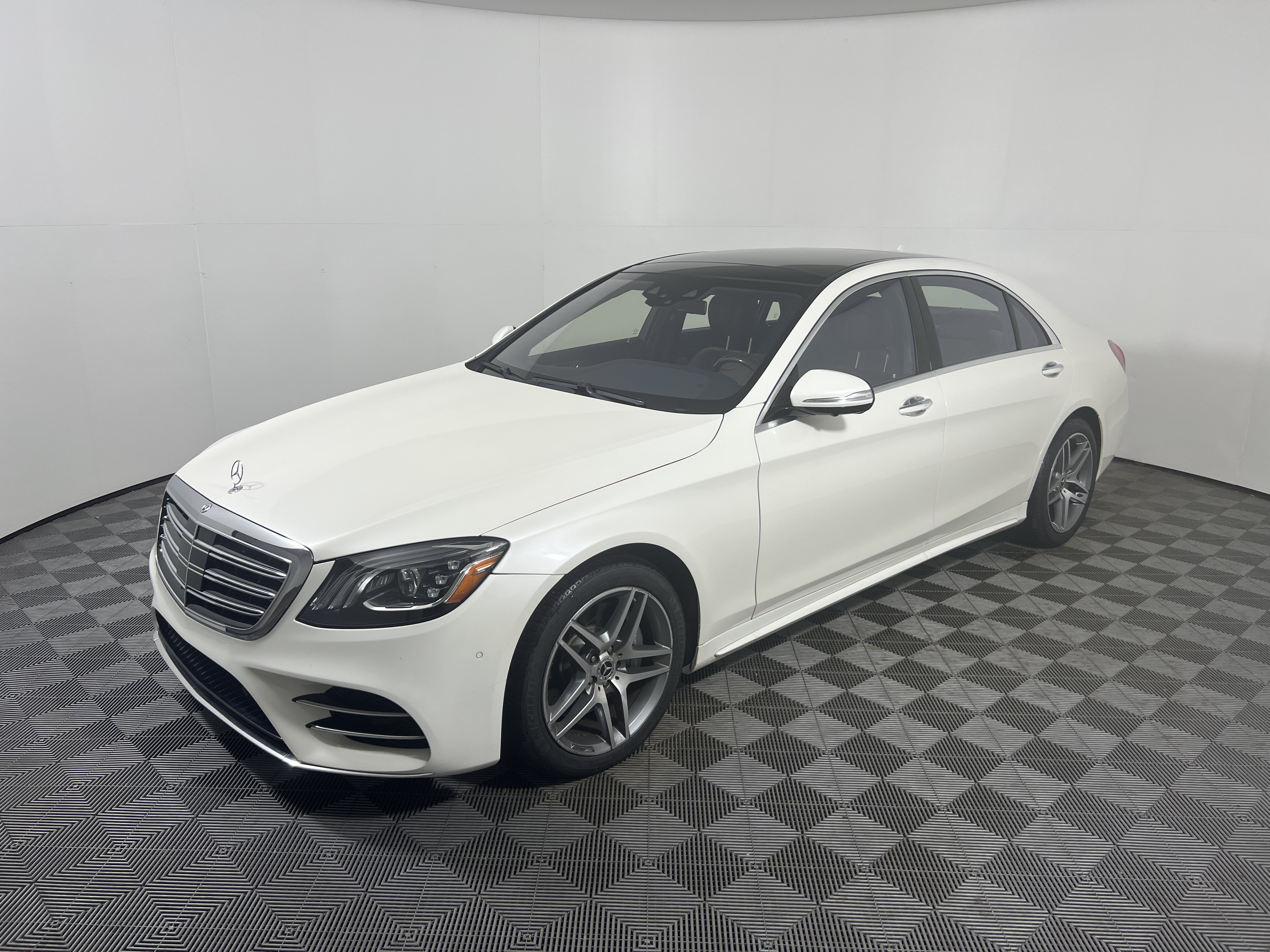 Used 2019 Mercedes-Benz S 560 4MATIC Sedan image 9