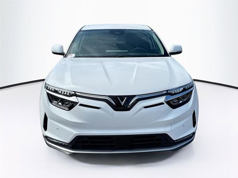 New 2025 VinFast VF 8 Eco image 2