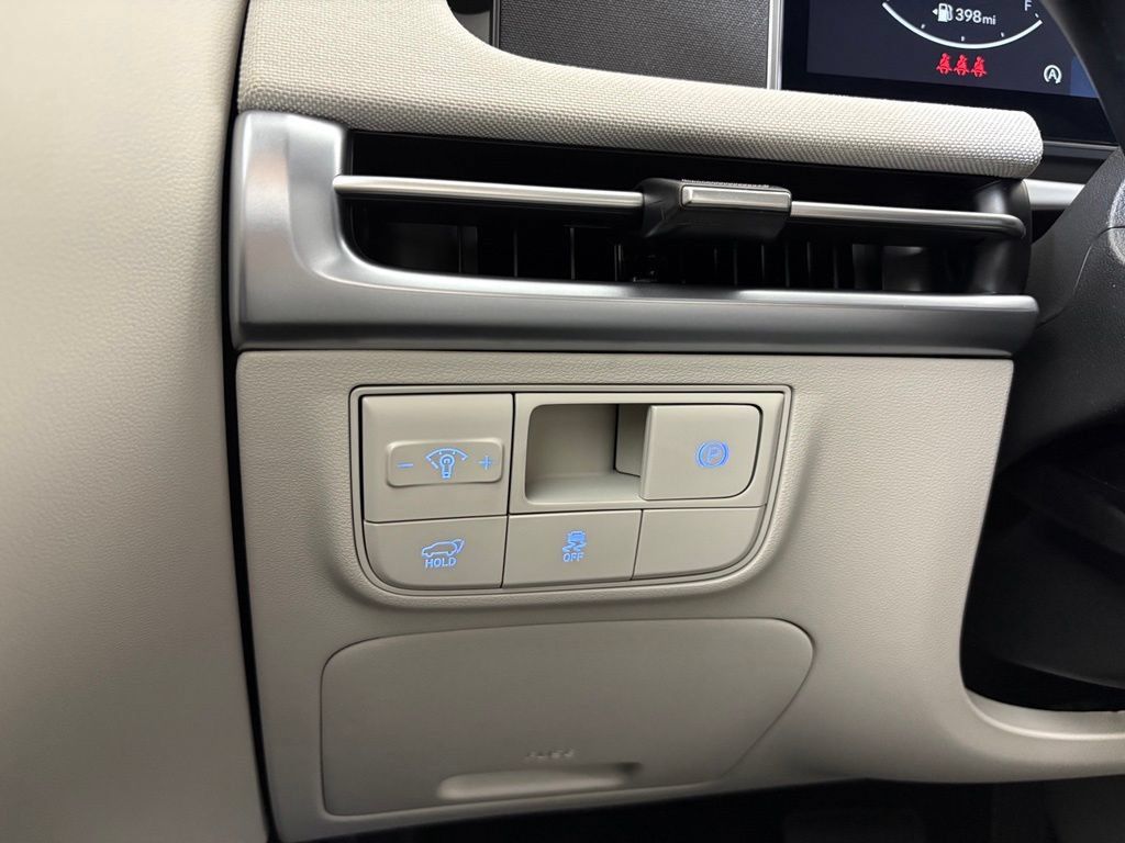 New 2026 Hyundai Tucson Limited FWD image 32