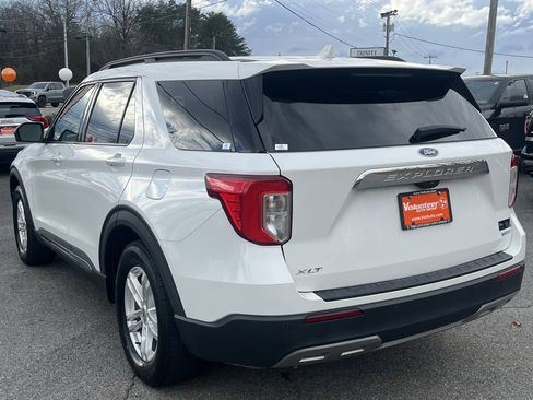 Used 2020 Ford Explorer XLT w/ Equipment Group 202A image 5