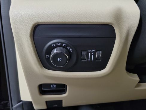 Used 2023 Jeep Grand Cherokee Limited AWD/4WD image 13