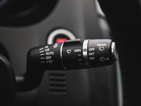 Used 2020 Jaguar E-PACE SE image 28