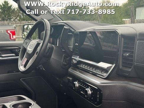 Used 2025 GMC Sierra 1500 SLT AWD/4WD image 13