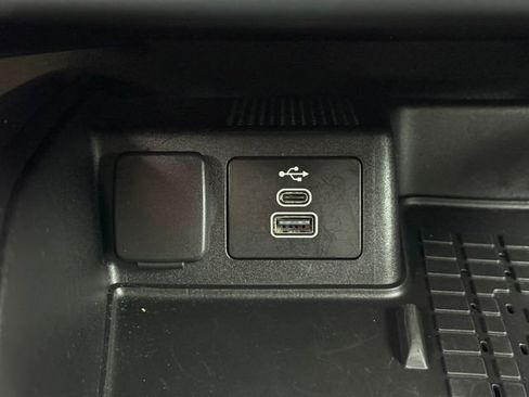 Used 2025 Ford Bronco Sport Badlands image 12