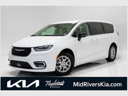 Used 2024 Chrysler Pacifica Touring-L