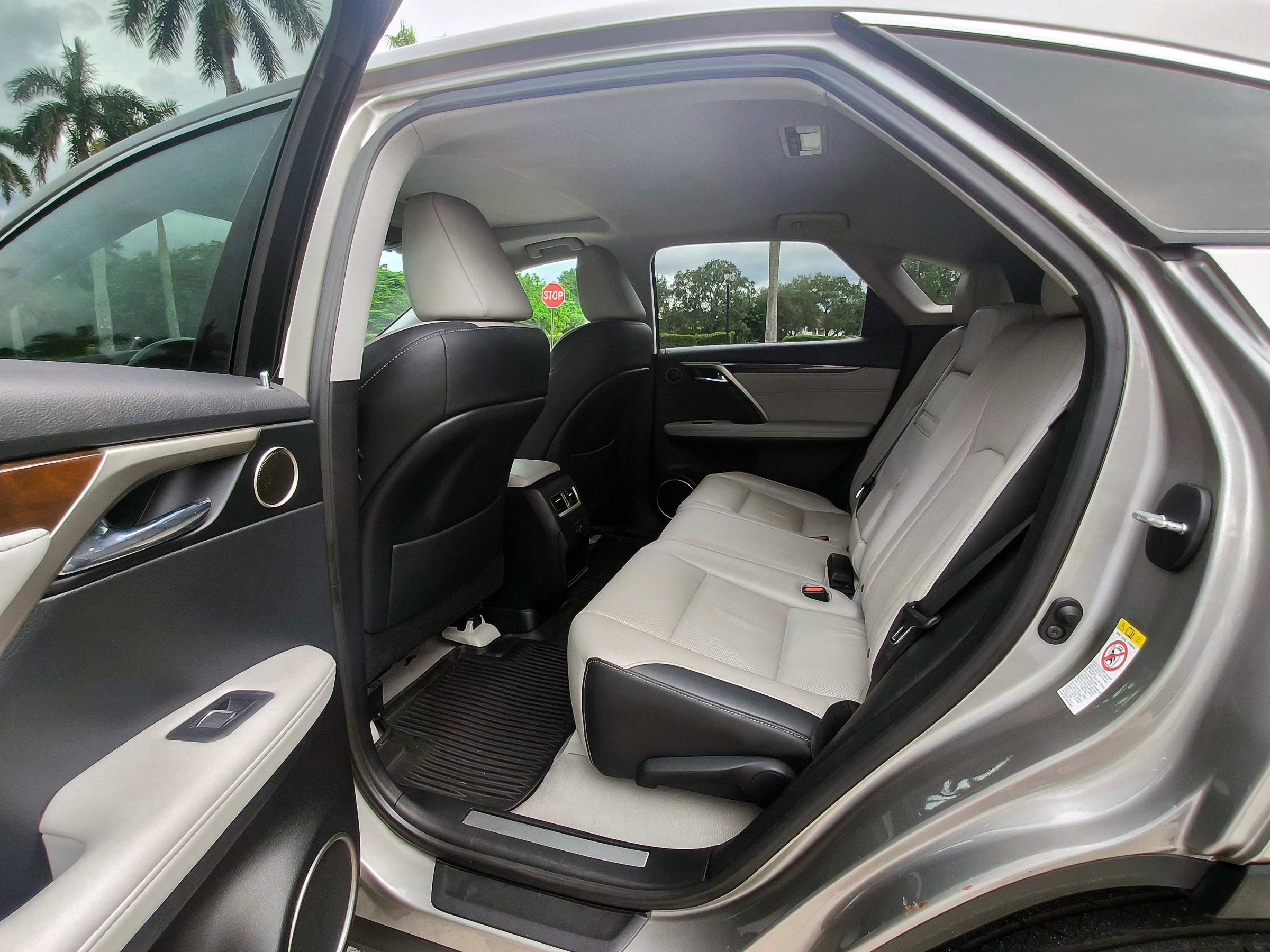 Used 2019 Lexus RX 350 AWD w/ Navigation Package image 32