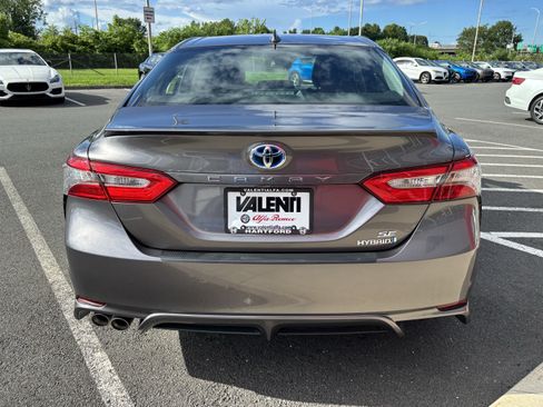 Used 2019 Toyota Camry SE w/ Audio Package FWD image 6
