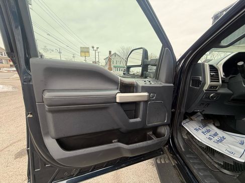 Used 2022 Ford F250 Lariat w/ Tremor Off-Road Package image 31