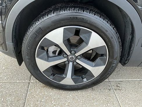 Certified 2025 Volvo XC40 B5 Plus image 13