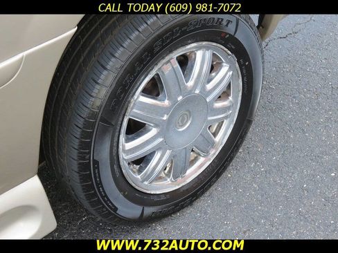 Used 2006 Chrysler Town & Country Limited w/ Trailer Tow Prep Group image 15