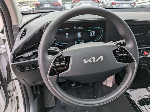 Used 2025 Kia Niro LX FWD image 21