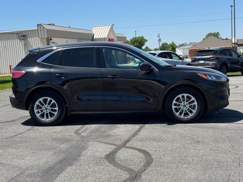 Used 2020 Ford Escape SE FWD image 2