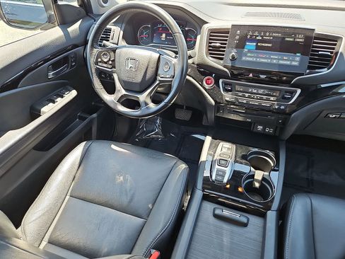 Used 2021 Honda Pilot Touring image 10