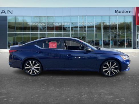 Certified 2022 Nissan Altima 2.5 SR image 4