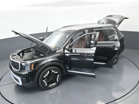 Used 2024 Kia Telluride EX w/ EX Captain's Chair Package FWD image 66