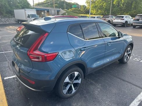 Used 2024 Volvo XC40 B5 Plus AWD/4WD image 5