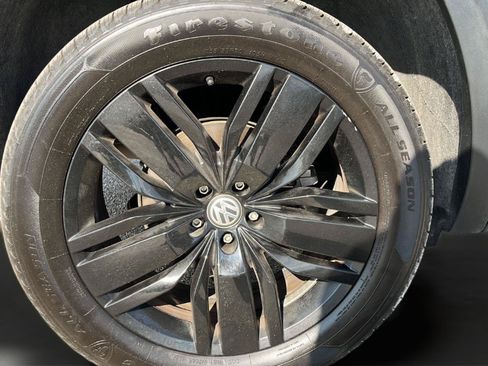 Used 2019 Volkswagen Atlas SEL Premium AWD/4WD image 16