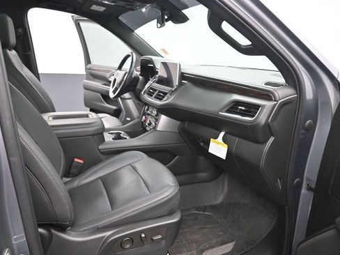 Used 2022 Chevrolet Tahoe Z71 w/ Luxury Package image 16