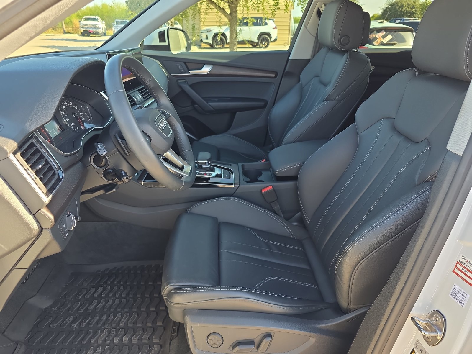 Used 2024 Audi Q5 2.0T Premium w/ Convenience Package AWD/4WD image 12