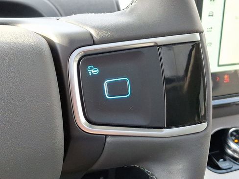 New 2025 Ford Expedition Active image 16