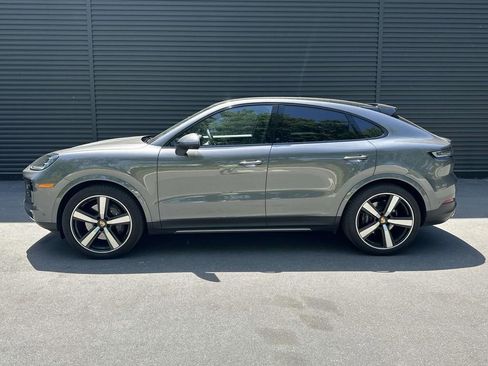 Certified 2025 Porsche Cayenne Coupe AWD/4WD image 2