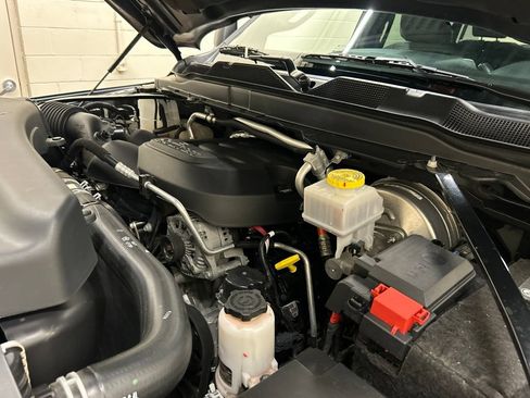 Used 2025 RAM 2500 Big Horn AWD/4WD image 12