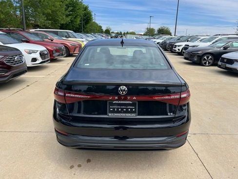 New 2026 Volkswagen Jetta SE FWD image 5