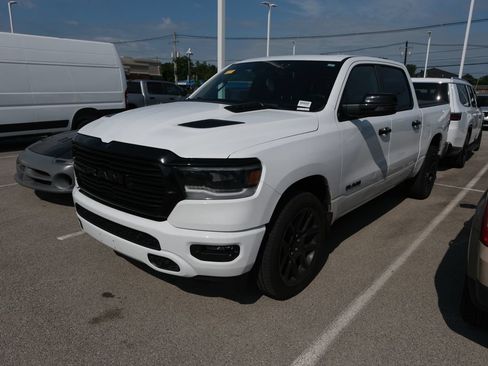 Used 2024 RAM 1500 Laramie AWD/4WD image 4