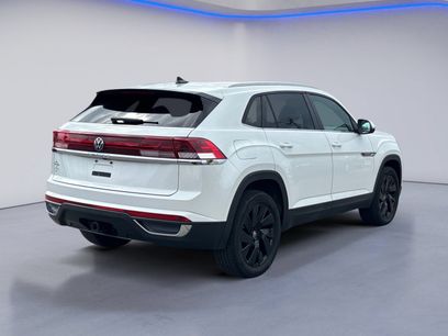 Used 2026 Volkswagen Atlas Cross Sport SE w/ Black Wheel Package