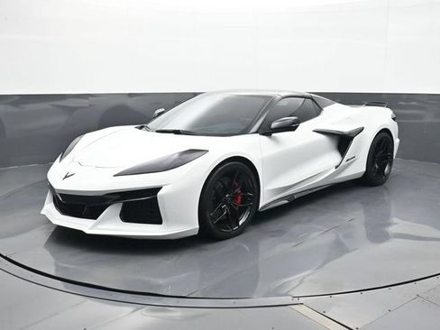 Used 2025 Chevrolet Corvette Z06 RWD image 1