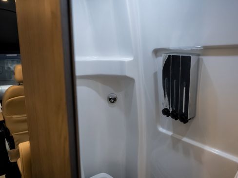 Used 2021 Mercedes-Benz Sprinter 3500 image 71