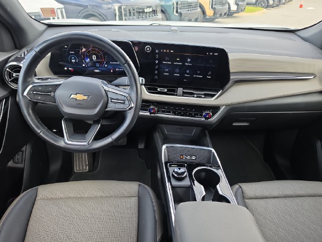 Used 2026 Chevrolet Equinox LT w/ Convenience Package II FWD image 9